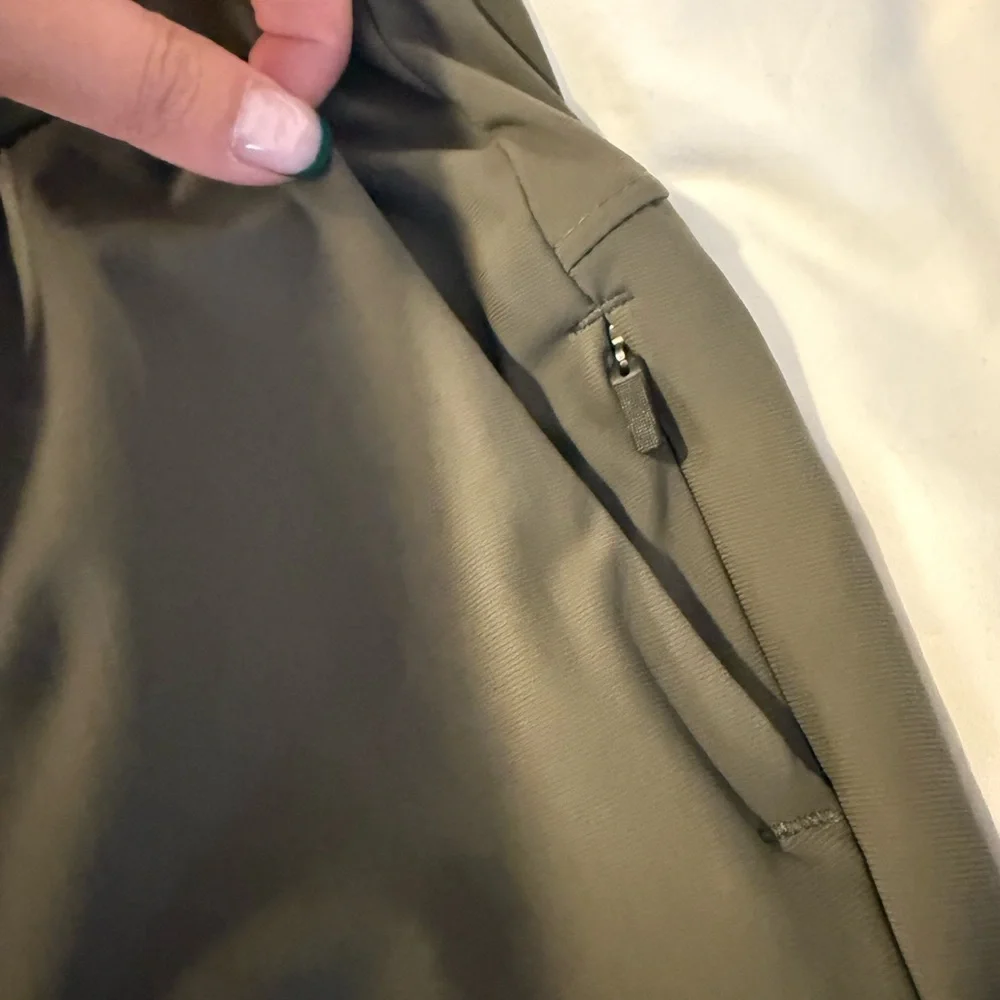 Vuori Miles Ankle Pants NWOT - Picture 10 of 11